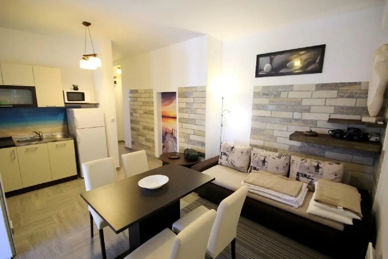 Kristijan Apartments Novigrad  Novigrad (Istria)