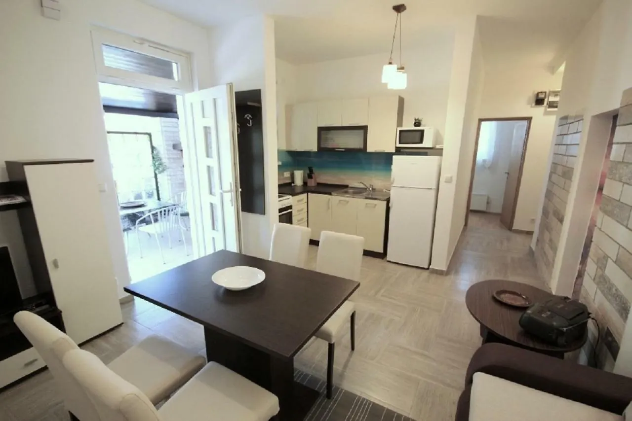 Kristijan Apartments Novigrad  Novigrad (Istria)