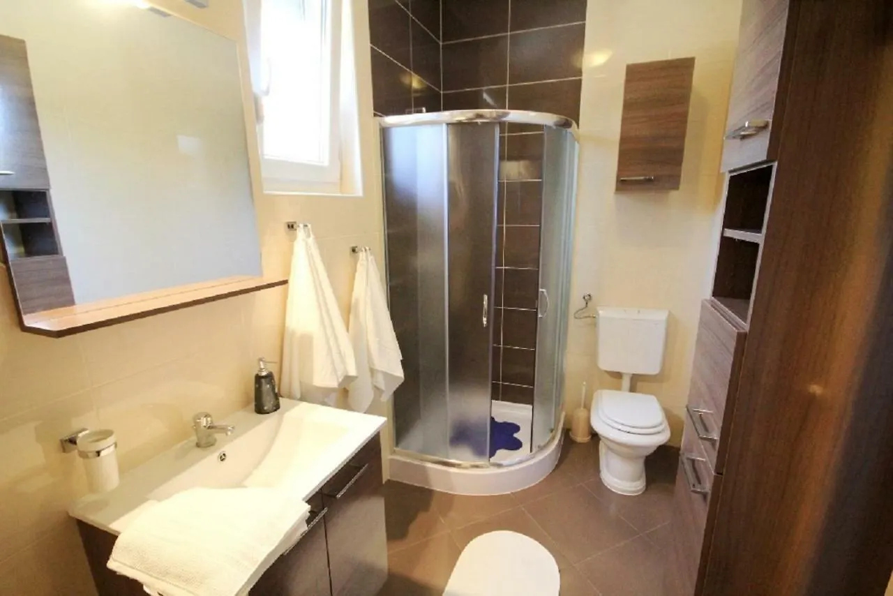 Kristijan Apartments Novigrad  0*, Novigrad (Istria)