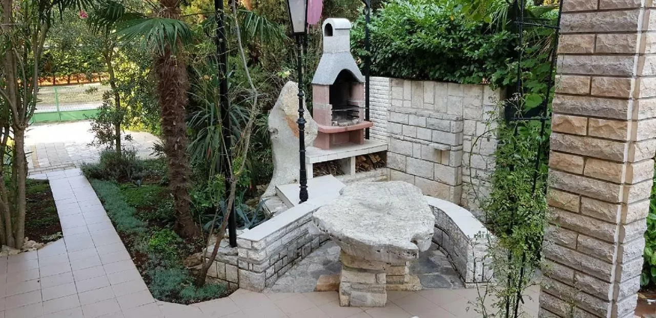 Kristijan Apartments Novigrad